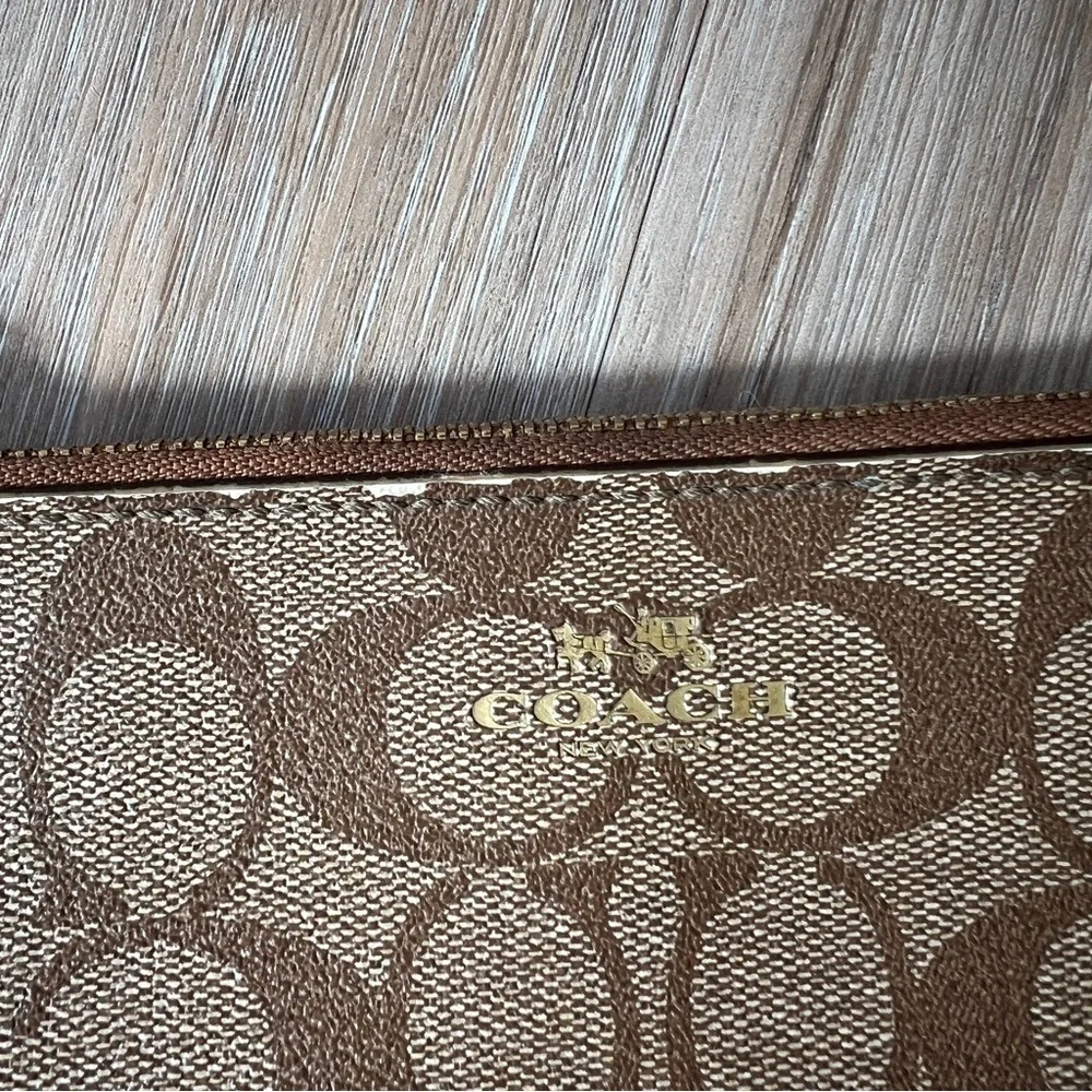 Coach Signature Zip Wallet Brown Canvas Wristlet Clutch